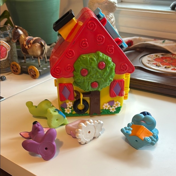 Vintage Colorful Blues Clues Playhouse with  Character Figures - Picture 3 of 3